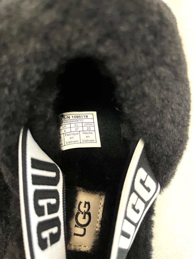美品 UGG 23cm フラッフ イヤー スライド