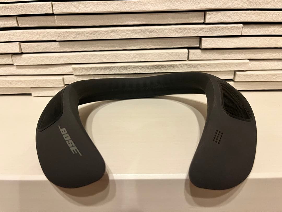 BOSE ネックスピーカー グレー 専用カバー付き