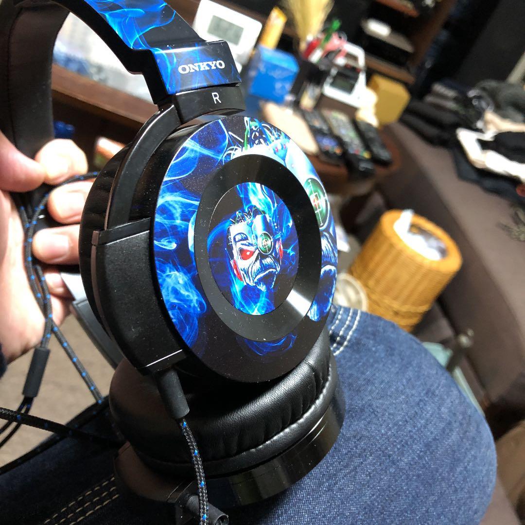 オンキョー  のアイアンメイデン柄のヘッドフォンです。