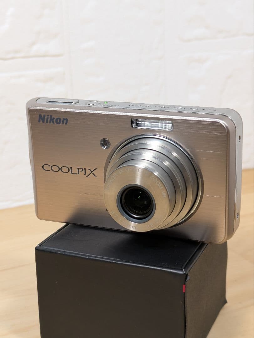 美品 Nikon COOLPIX S520 デジタルカメラ ピンクシルバー