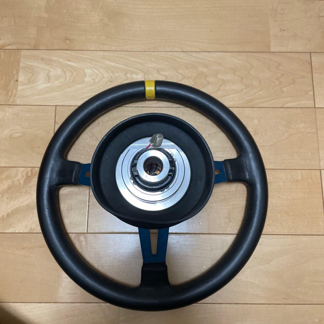 MOMO ステアリングホイール 3スポーク