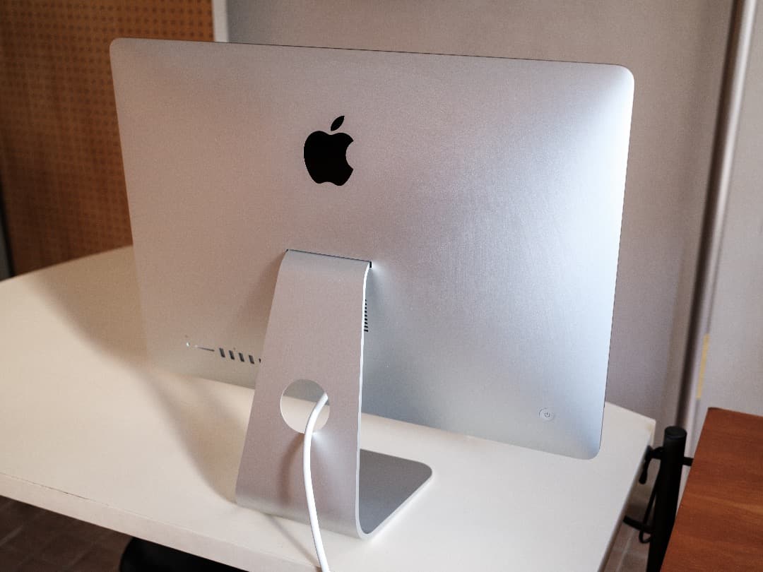 【綺麗な品です】Apple iMac21.5inch Retina 2017