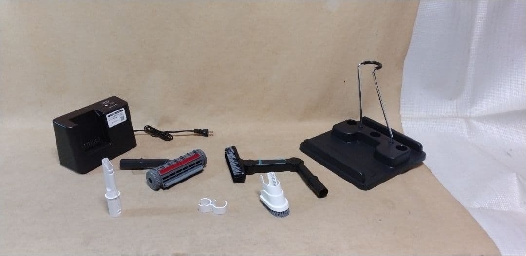 シャープ sharp 充電式掃除機 EC-SR10-W 2024年製