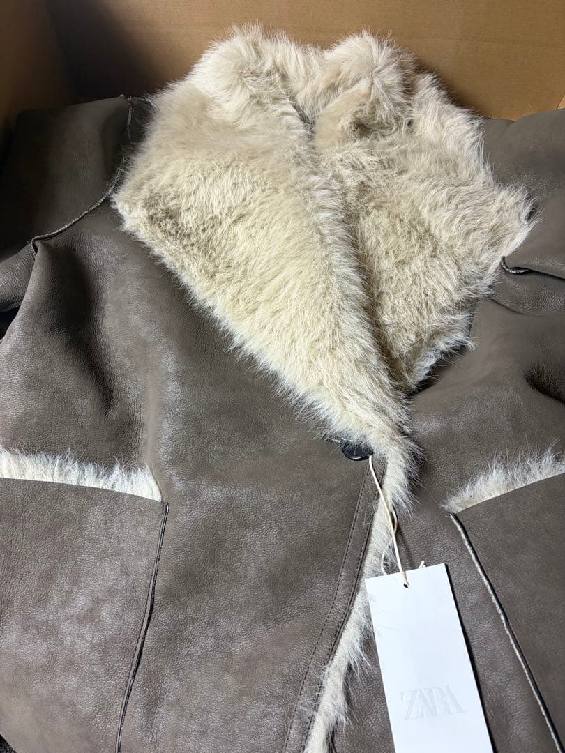 ZARA リバーシブル ダブルフェイスフェイクファーコート　L