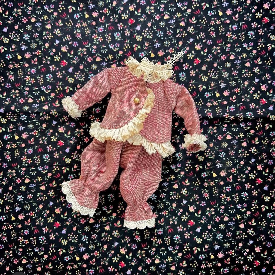 人気作家様　ドール服　パンツスーツ　ブライス　ヴィンテージリネン