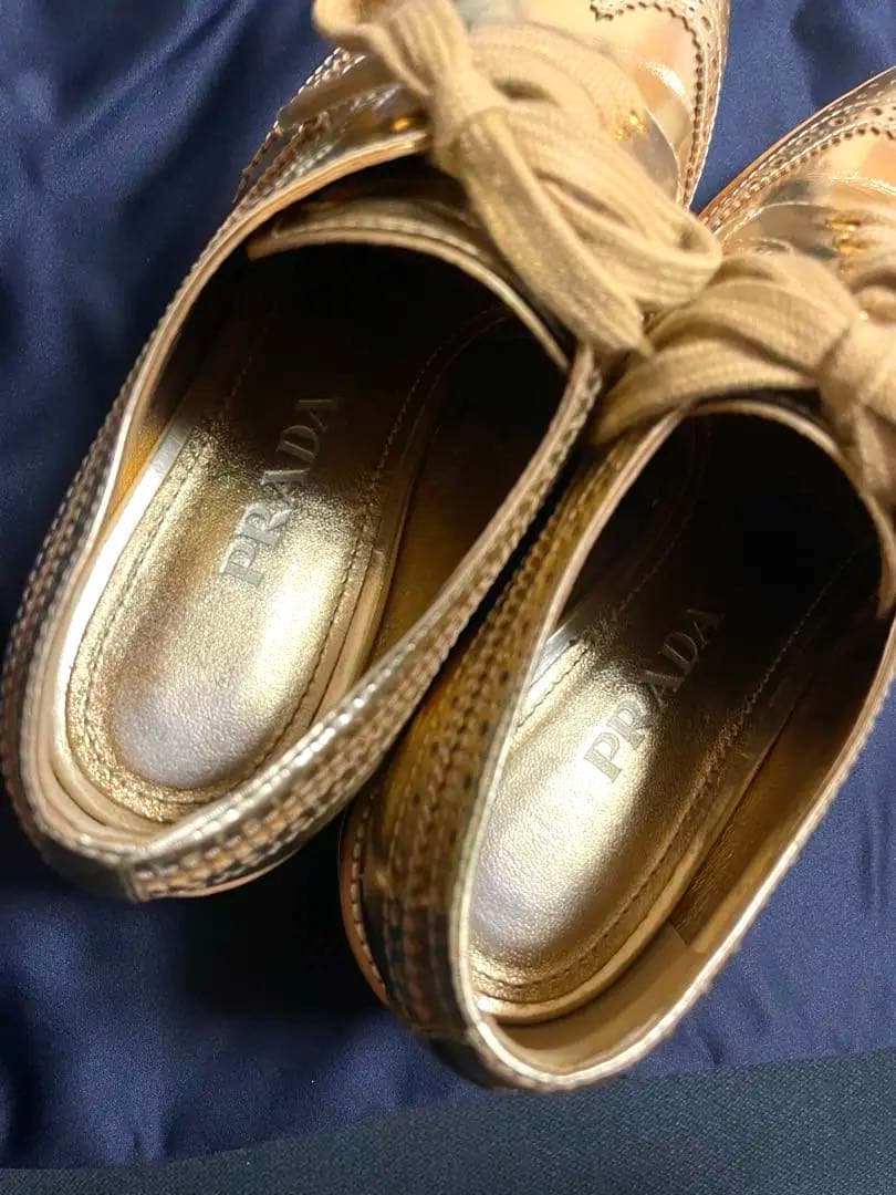 【希少♡美品】PRADA ソールが可愛いゴールド ローファー