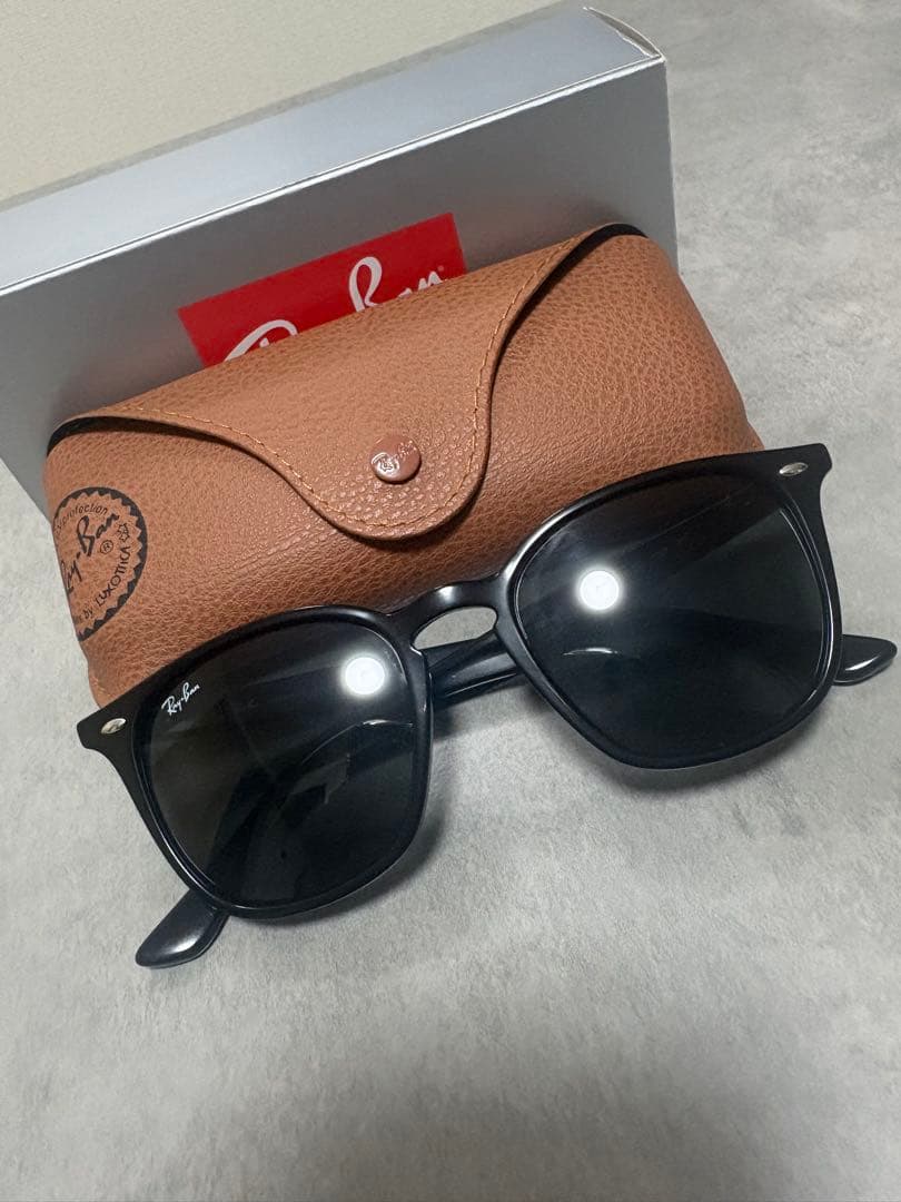 Ray-Ban RB4258- F 601/71 52◻︎20 150 3N