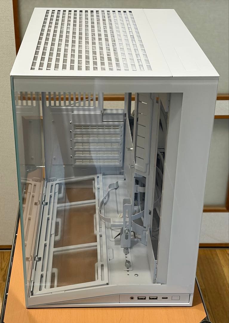 Lian Li O11D Mini V2 ホワイト