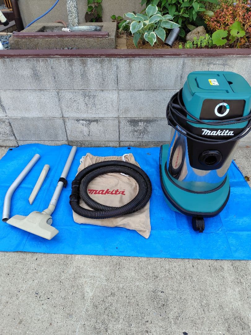 マキタ 乾湿両用 集じん機 キャニスター掃除機 業務用 490 32リットル