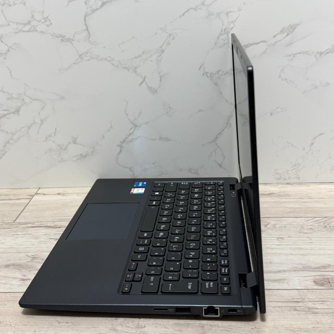 軽量コンパクト B5ノート Dynabook G83/HS 16GB 256GB