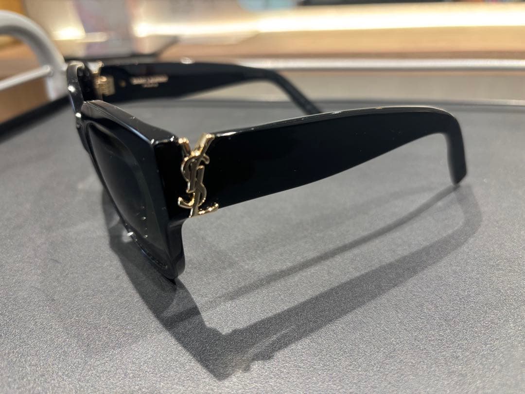 YSL イヴ・サンローラン　サングラス　ブラック キャットアイ