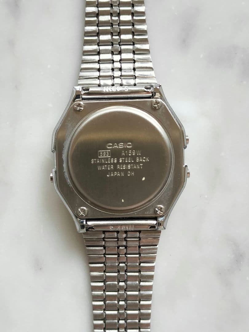 CASIO ダイヤモンド　カットガラス　デジタル腕時計