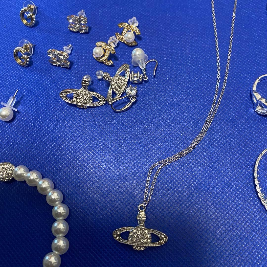 遺品整理/アクセサリー/まとめ売り/イミテーション/ピアス/指輪/カメオブローチ