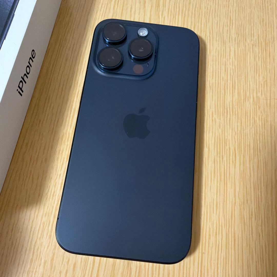 iPhone本体　Apple iPhone15pro 256GB ブルー