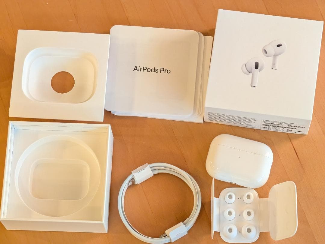 【美品】AirPods Pro 第2世代 MQD83J/A ライトニング端子