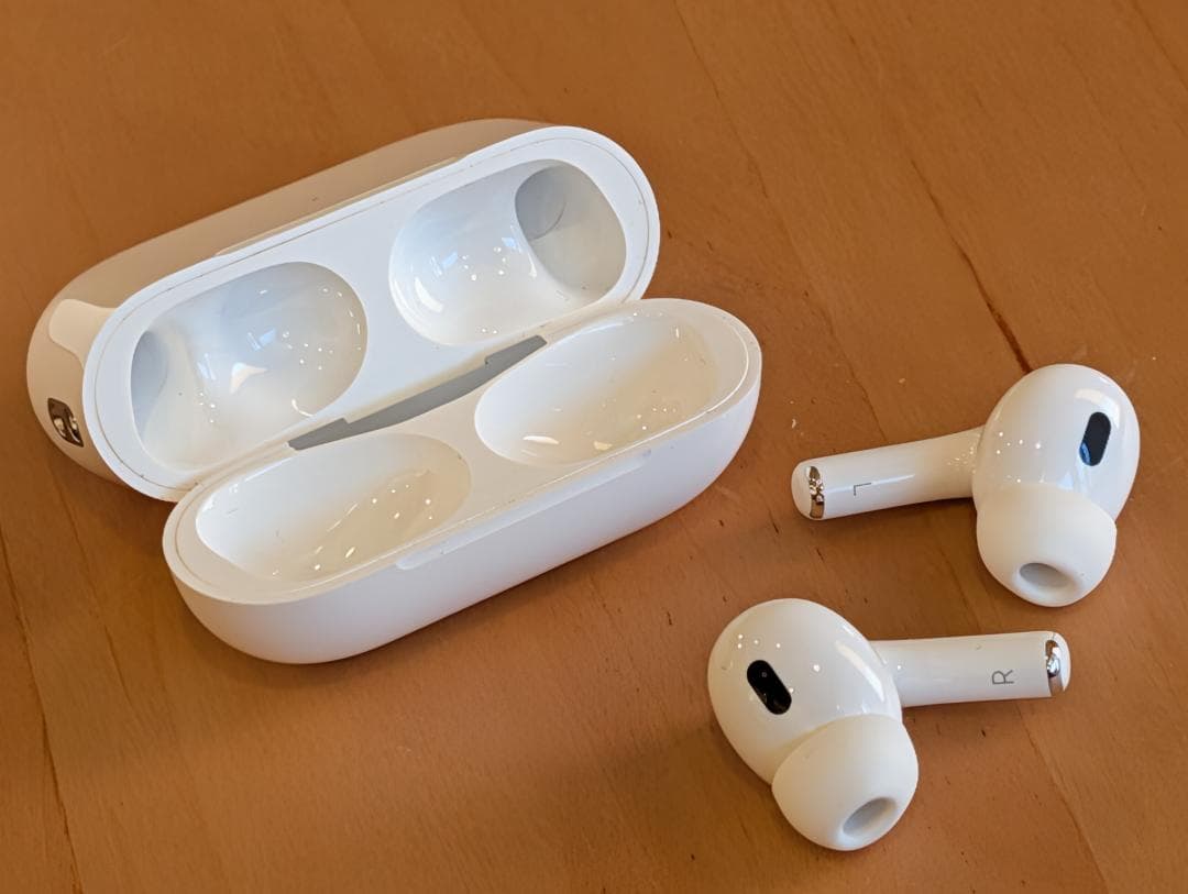 【美品】AirPods Pro 第2世代 MQD83J/A ライトニング端子