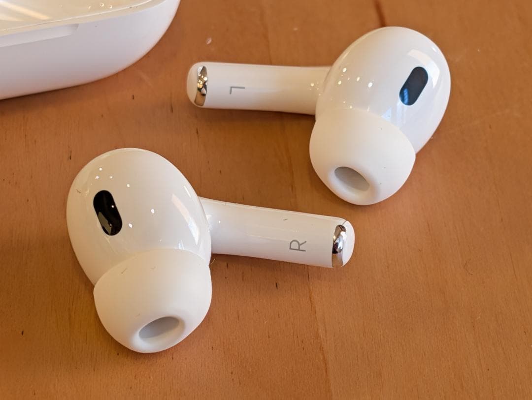 【美品】AirPods Pro 第2世代 MQD83J/A ライトニング端子