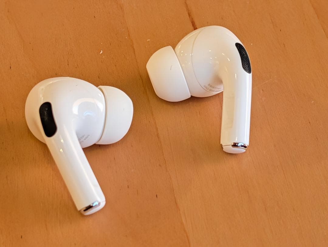 【美品】AirPods Pro 第2世代 MQD83J/A ライトニング端子