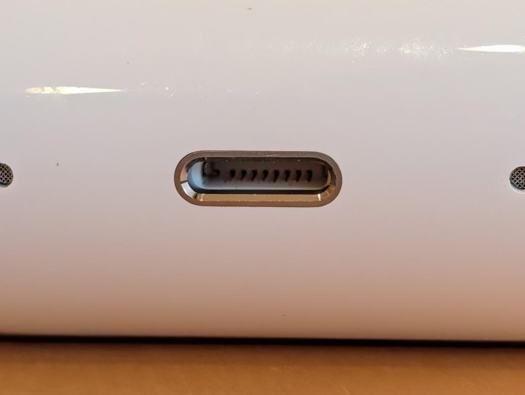 【美品】AirPods Pro 第2世代 MQD83J/A ライトニング端子