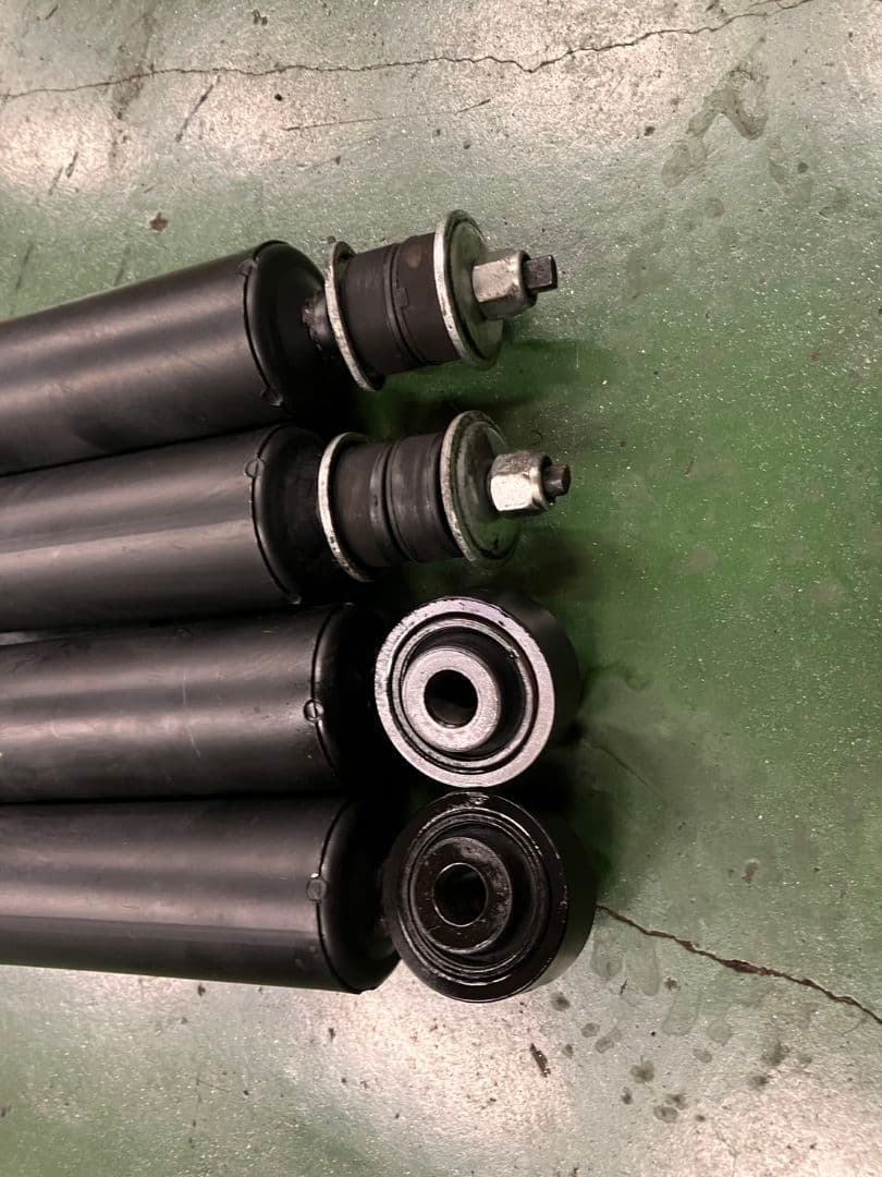 ジムニーシエラ　ショックアブソーバーとスプリングセット純正