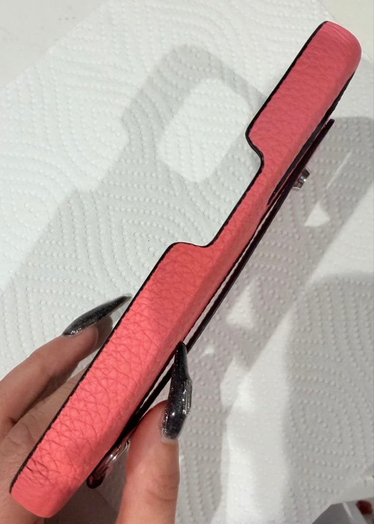 ピンクレザーiPhoneケース ストラップ付き