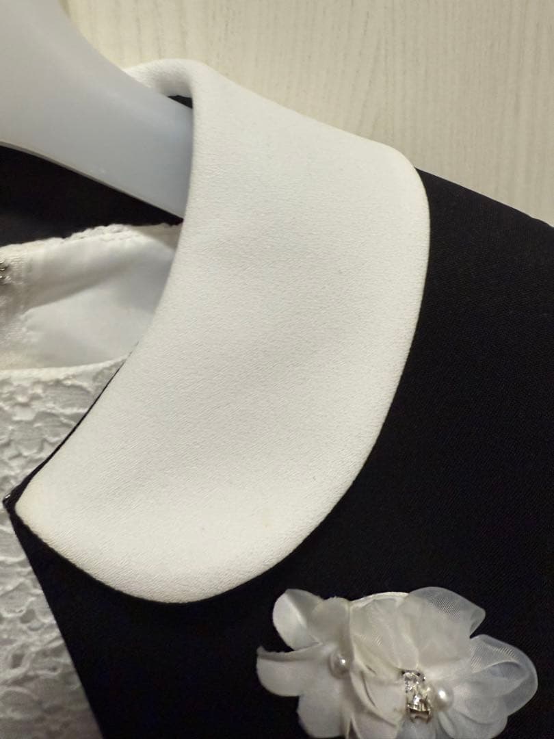 フォーマルドレス 白いドレスとカーディガン