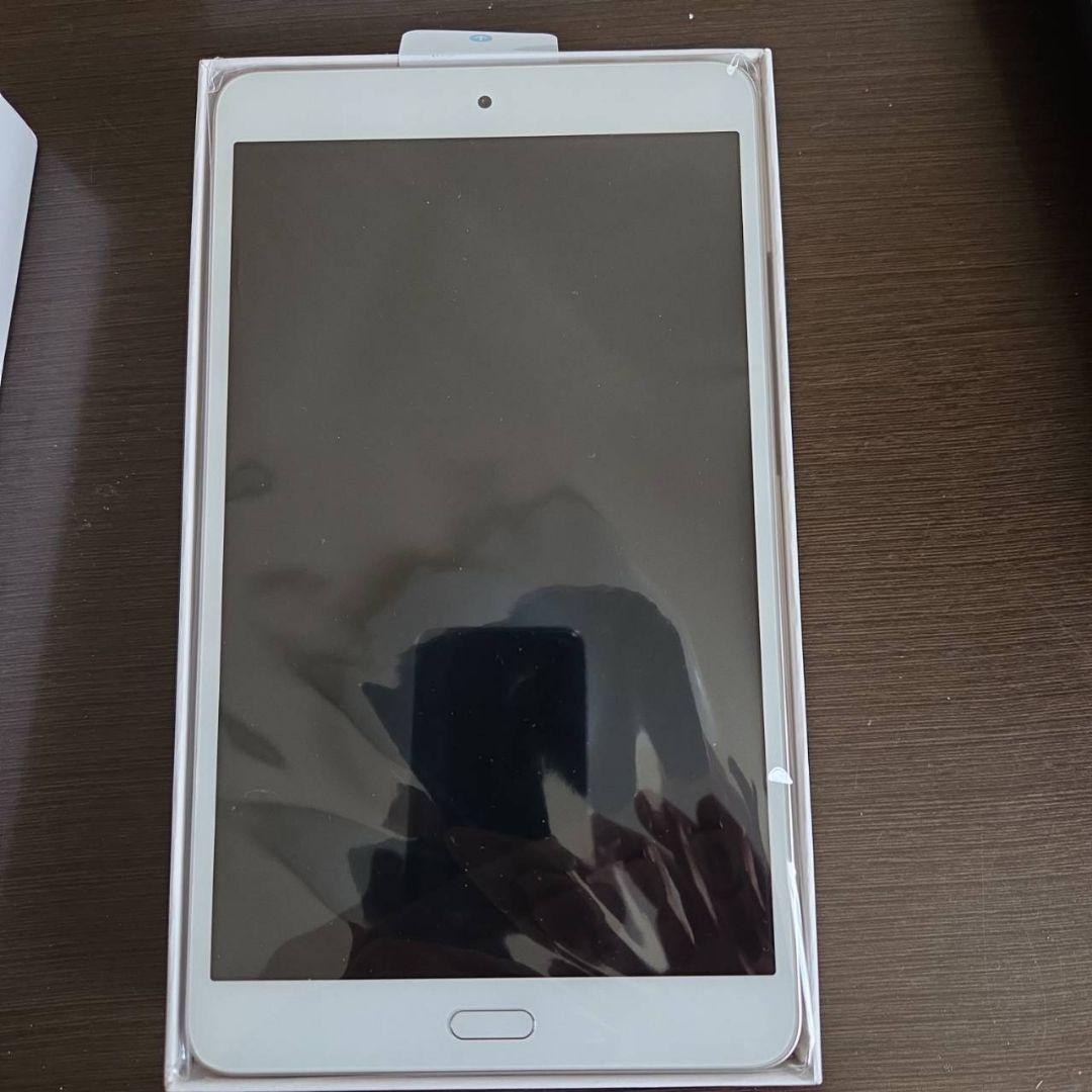 docomo dtab Compact d-02K 本体　8GB　シルバー