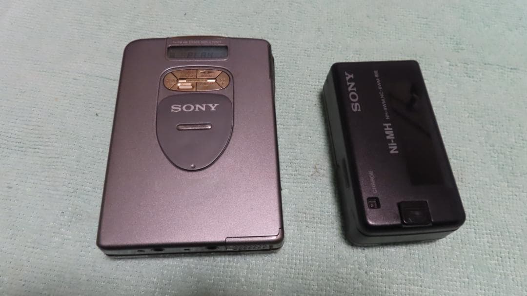 SONY ウォークマンWM-FX1動作品　ラジオつき