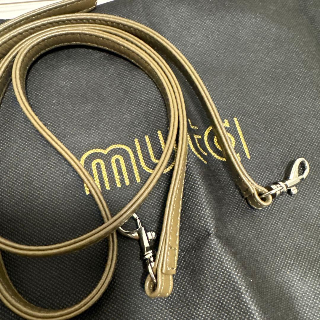 新品未使用　ムータ　ムートン　バッグ　muta レディース　バッグ　チャーム付き