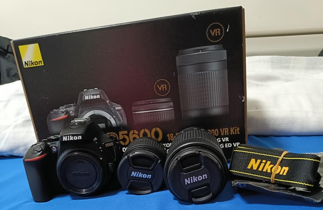 ’16年名機 nikon D5600 デジタル 新品同様 2496枚 64GB