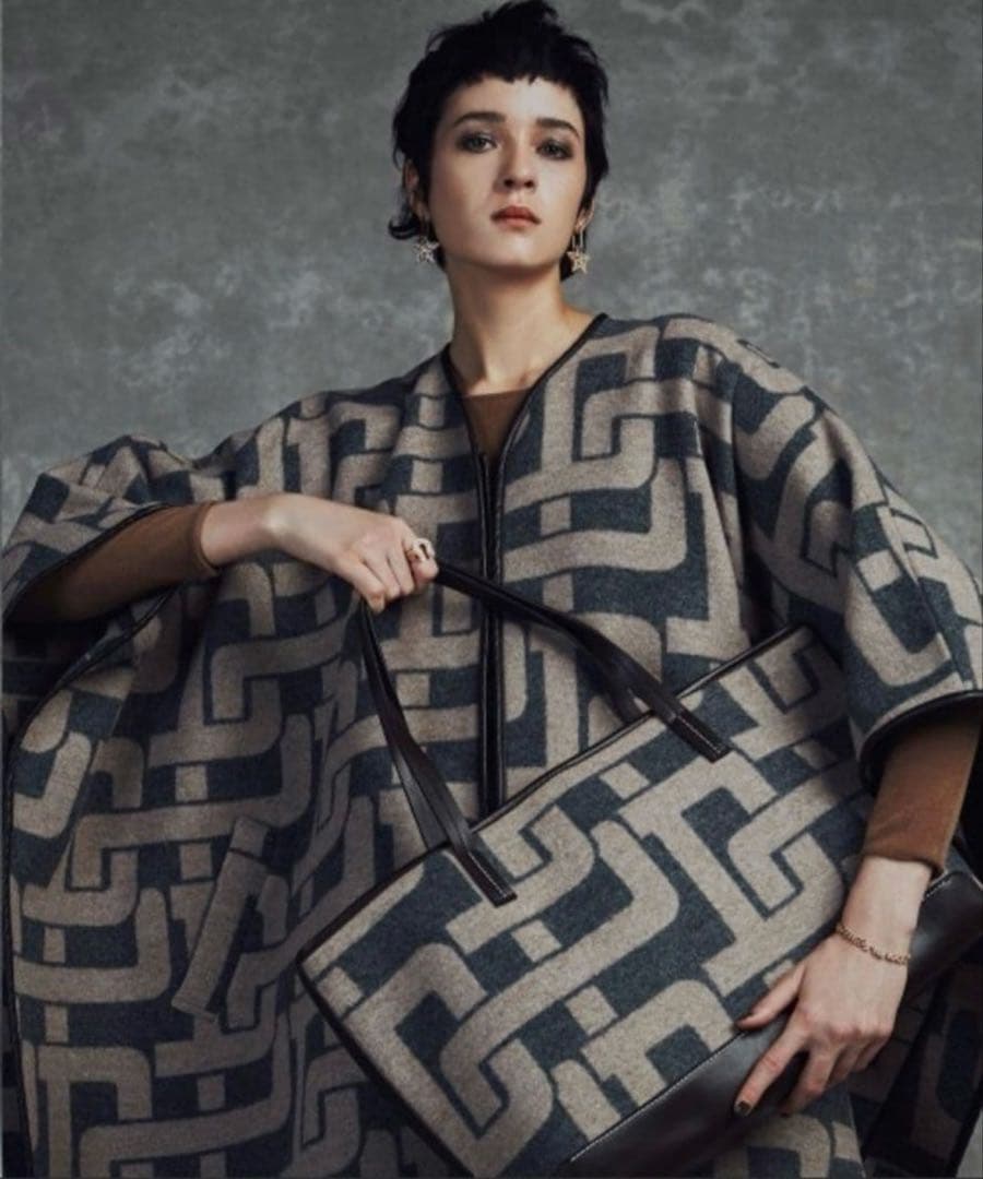 ダブスタロゴポンチョ