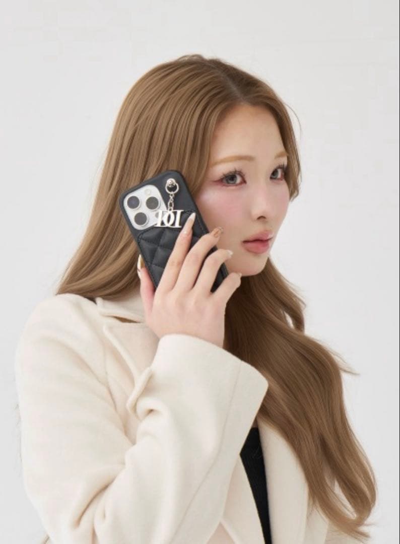 ダーリッチ　キルティングミラーDDチャームiPhoneケース　16