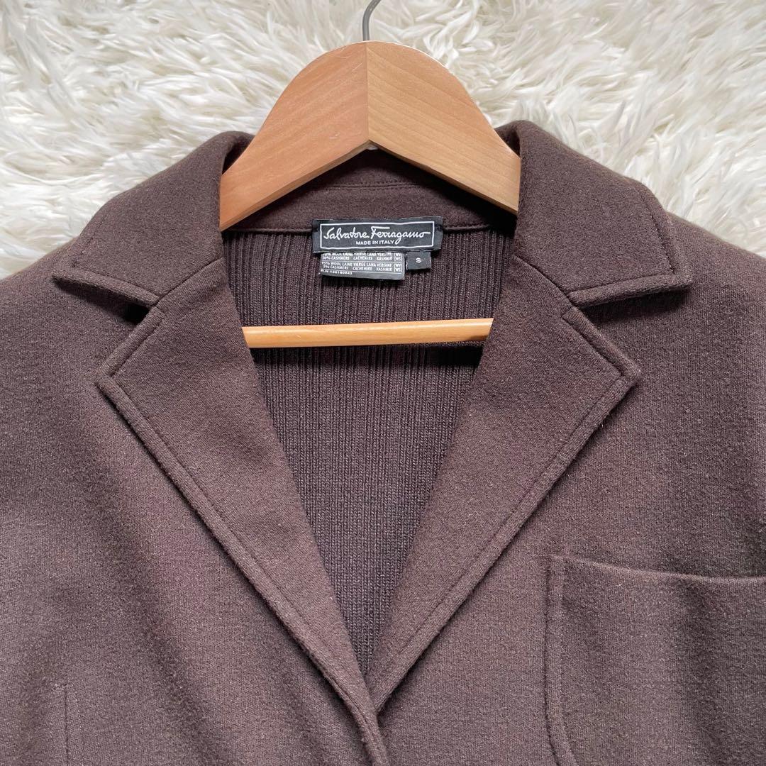 Salvatore Ferragamo ブラウンカシミヤ混スカートスーツ上下