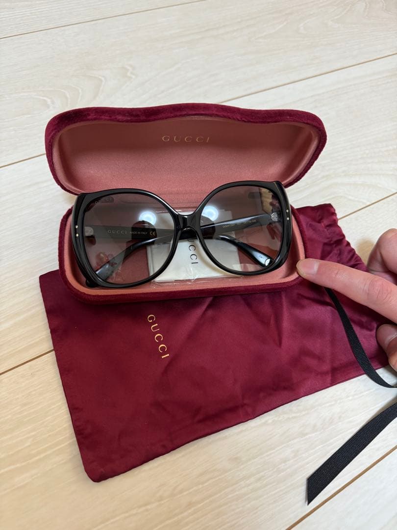 GUCCI ブラック オーバーサイズサングラス ケース付き　GUCCI正規店購入