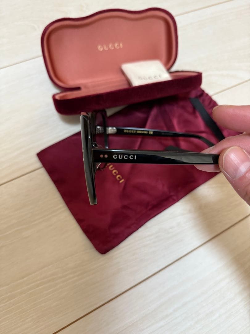 GUCCI ブラック オーバーサイズサングラス ケース付き　GUCCI正規店購入