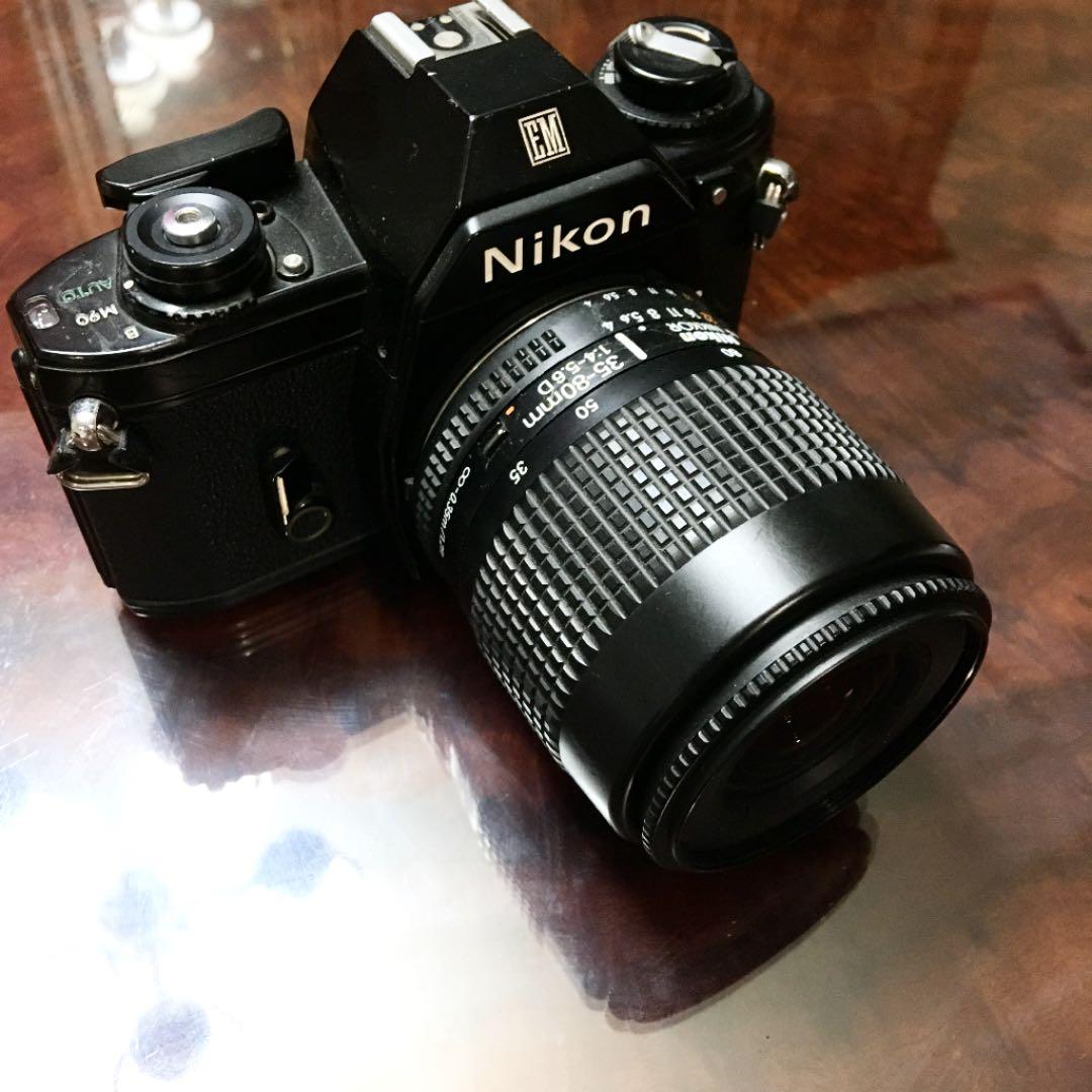 Nikon フィルムカメラ　em ニッコールレンズつき