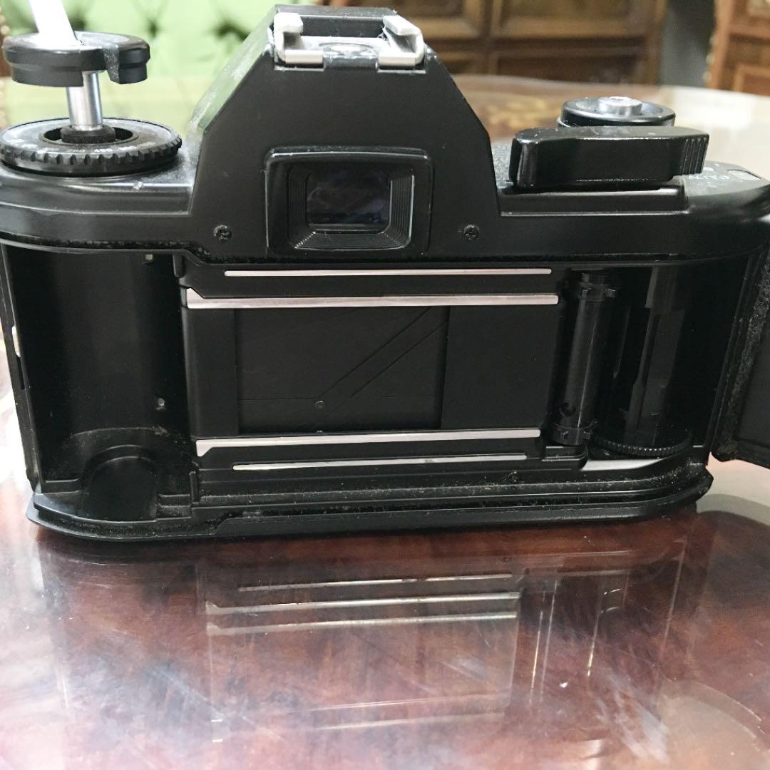 Nikon フィルムカメラ　em ニッコールレンズつき