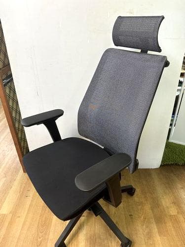 J【中古品】イトーキ サリダチェア YL8 可動肘付 YL8-SGBL-AEL