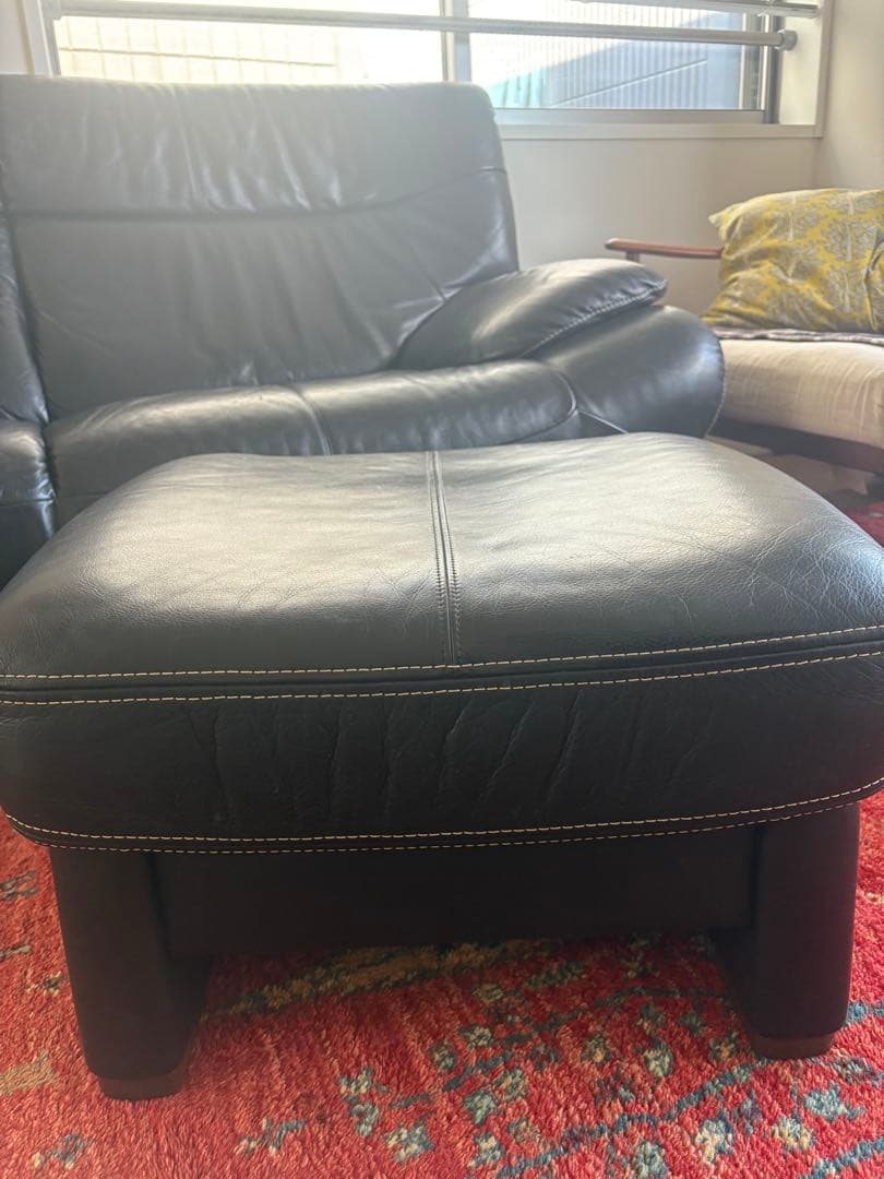 カリモク オットマン　本革　 ZT7306Ｋ001 ブラック