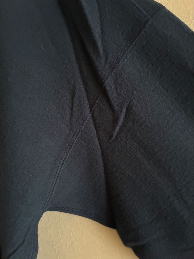 ヨーガンレール　2024未使用 薄手フェルトのハイネックプルオーバー