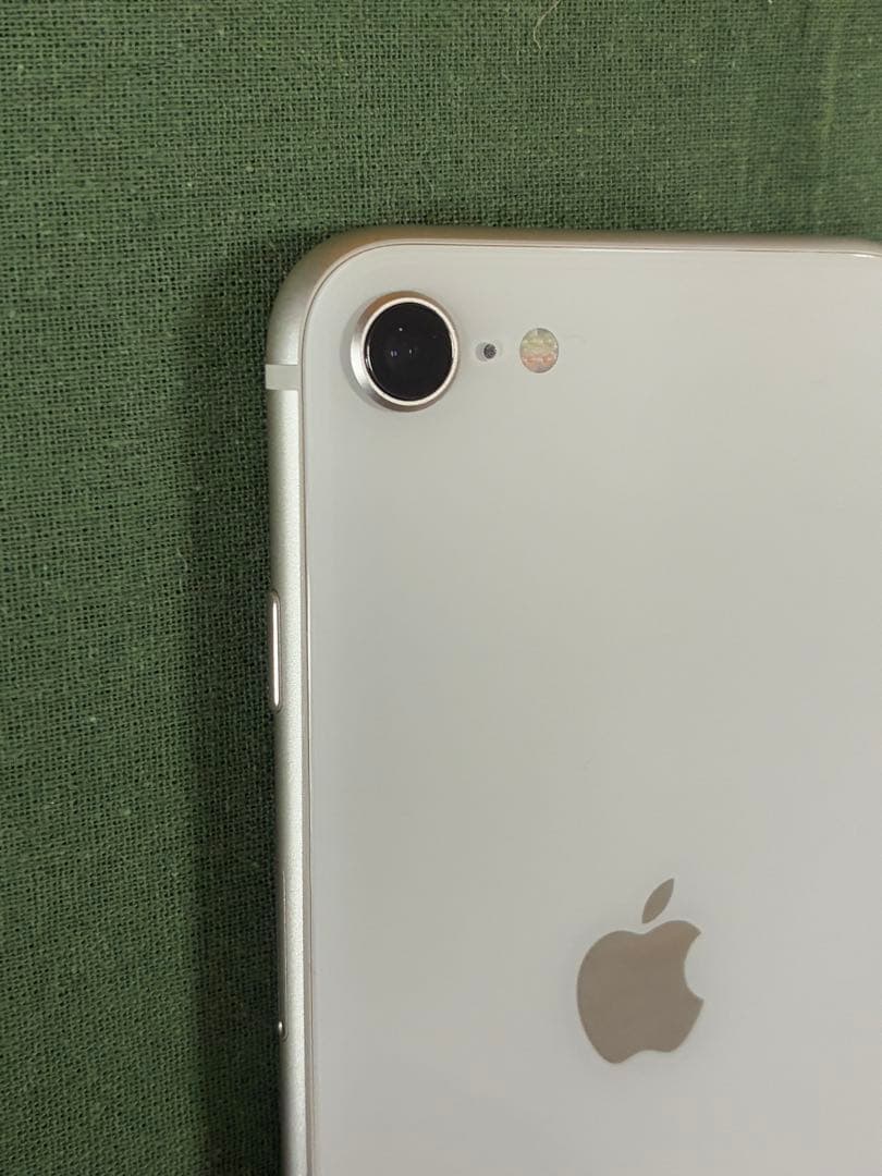 Apple iPhone SE (第3世代) ホワイト SIMフリー