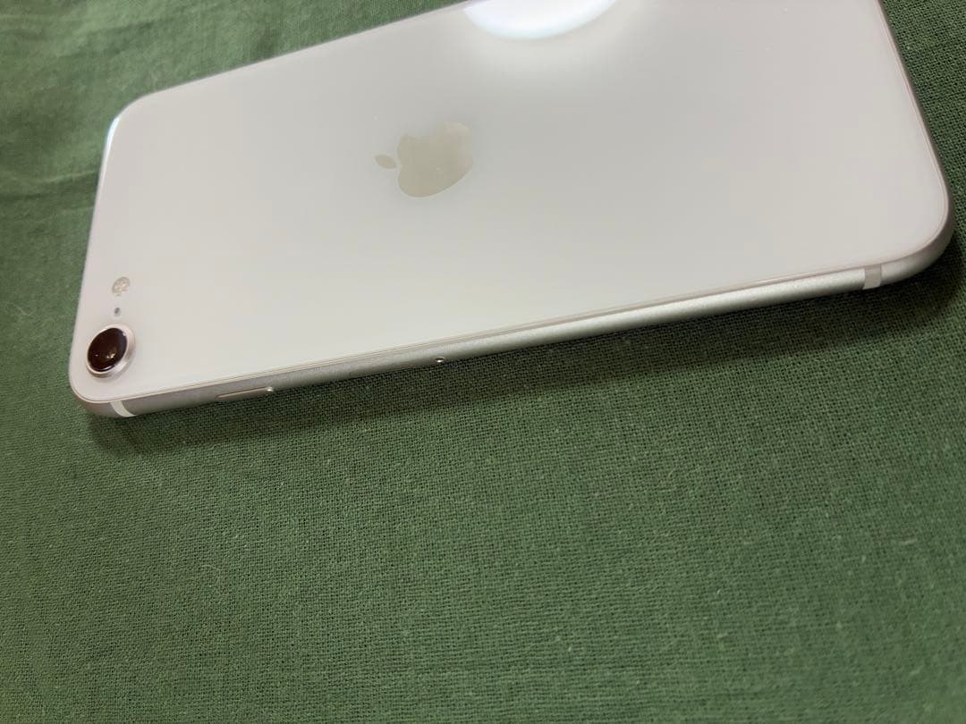 Apple iPhone SE (第3世代) ホワイト SIMフリー