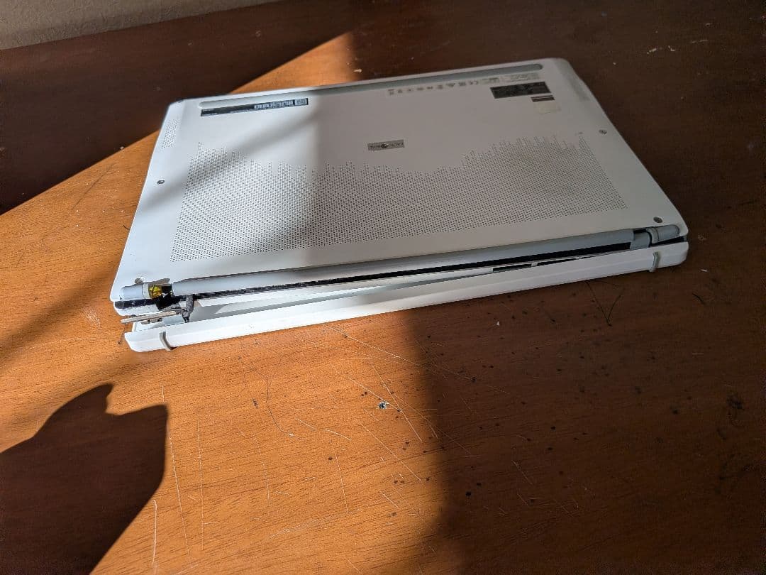 MSI ノートPC 14インチ。据え置きで使用推奨。ゲーム、動画編集可。