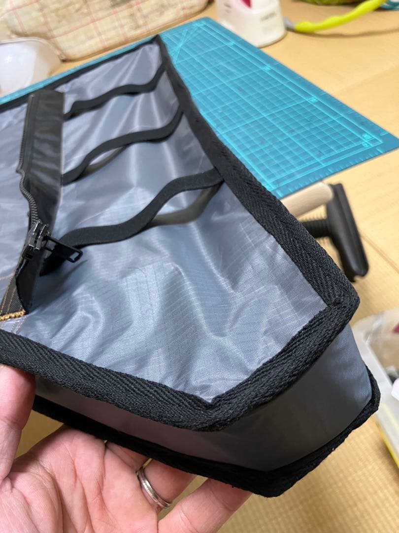 POMSAMハンドメイドフレームバッグ