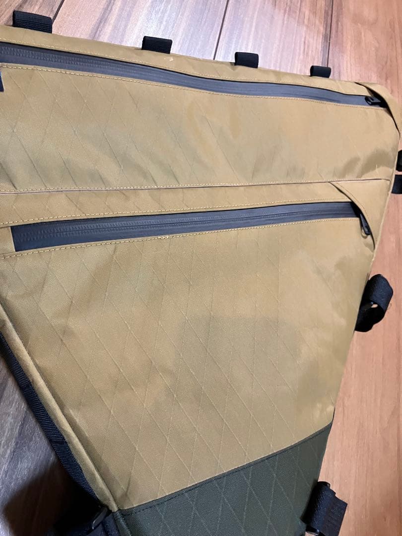 POMSAMハンドメイドフレームバッグ