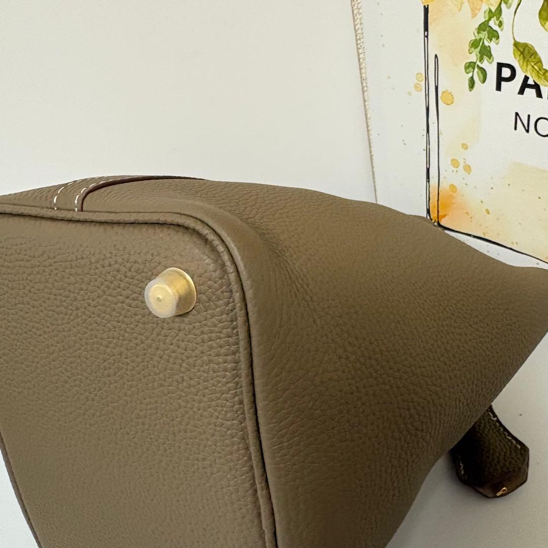 未使用品☆本革キューブバッグ グレージュ インナーバッグ付き　南京錠