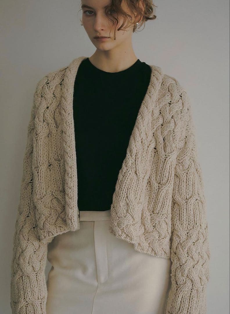 HER. 未使用 ハンドニットカーディガン ベージュ エトレ