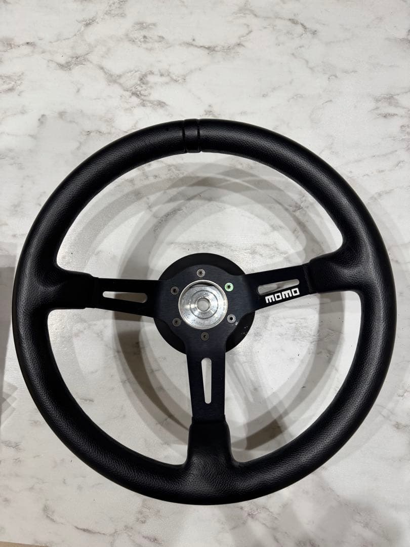 momo ステアリング 3本スポーク 黒