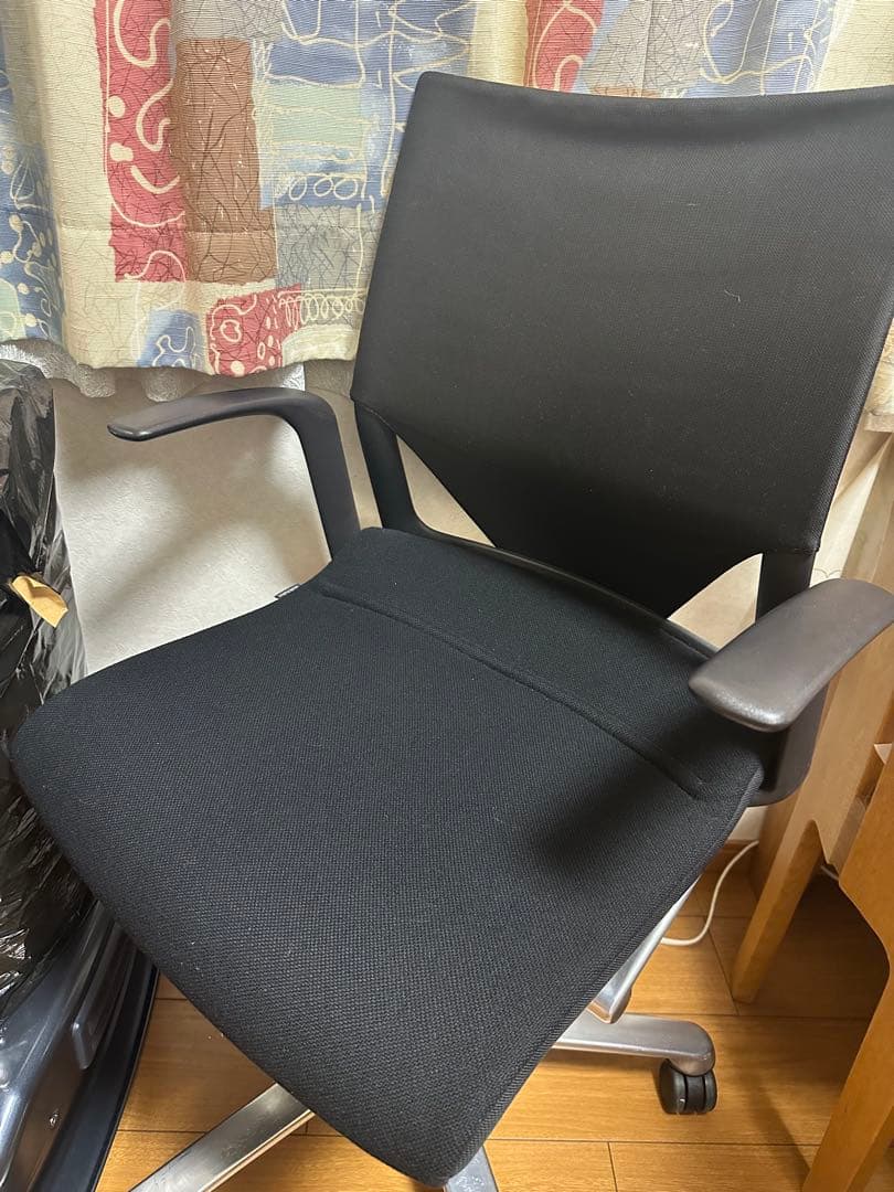 ウィルクハーン　モダス　オフィスチェア　布張りタイプ　送料無料