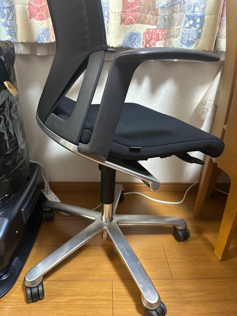 ウィルクハーン　モダス　オフィスチェア　布張りタイプ　送料無料